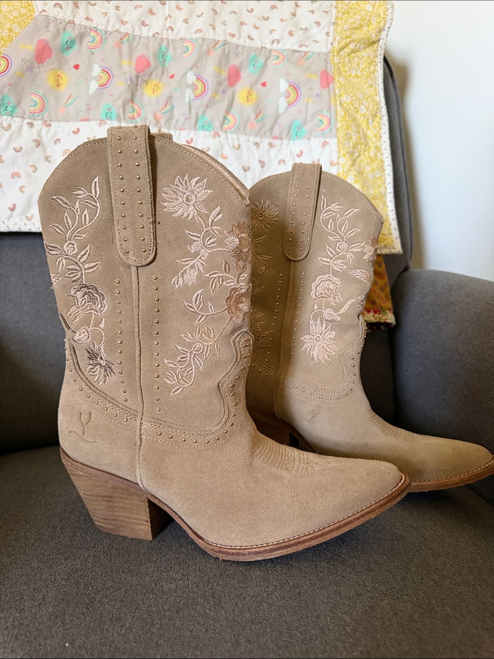 Suede Embroidered Western Boots - Tan